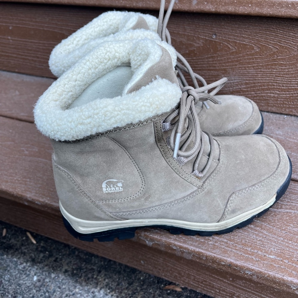Sorel Thinsulate Tan Beige Suede Boots